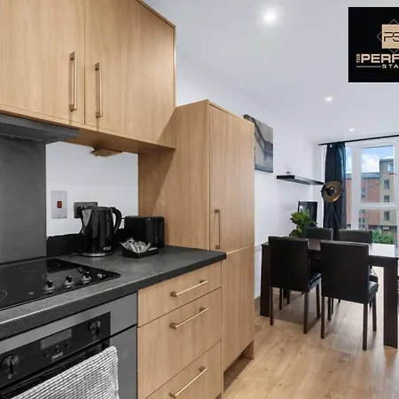Mercury Suite City Centre Netflix Dedicated Workspace By Your Perfect Stay Short Lets Birmingham Exterior photo