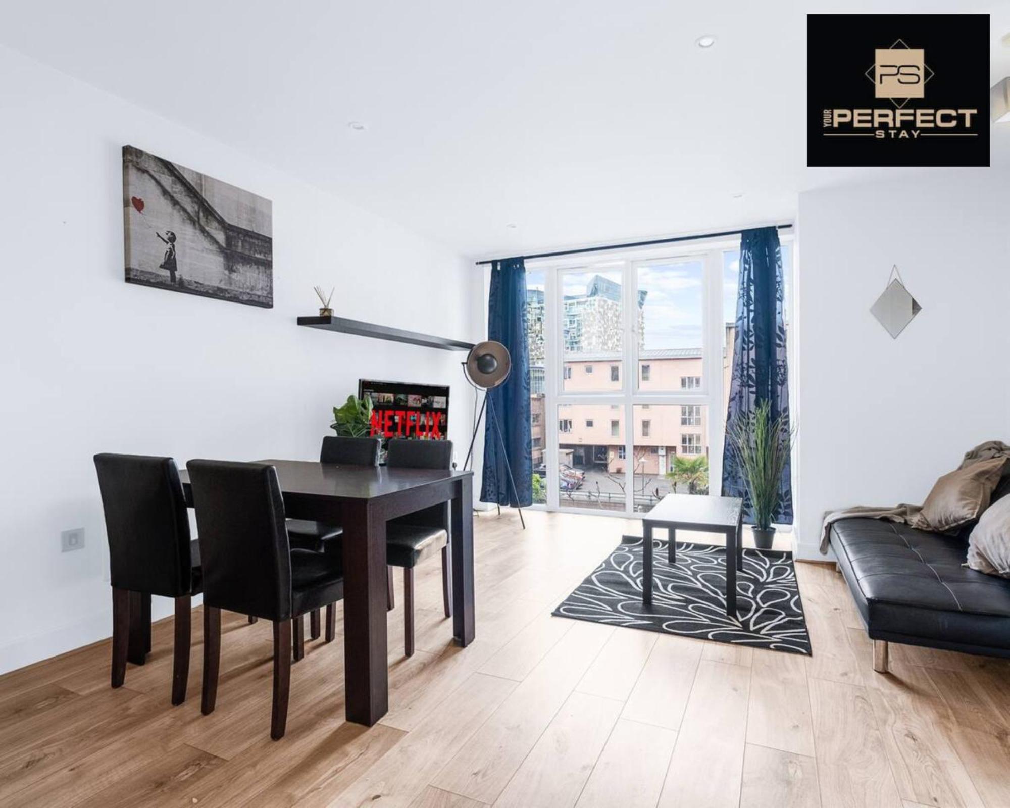 Mercury Centre Netflix Dedicated Workspace By Your Perfect Short Lets Apartamento